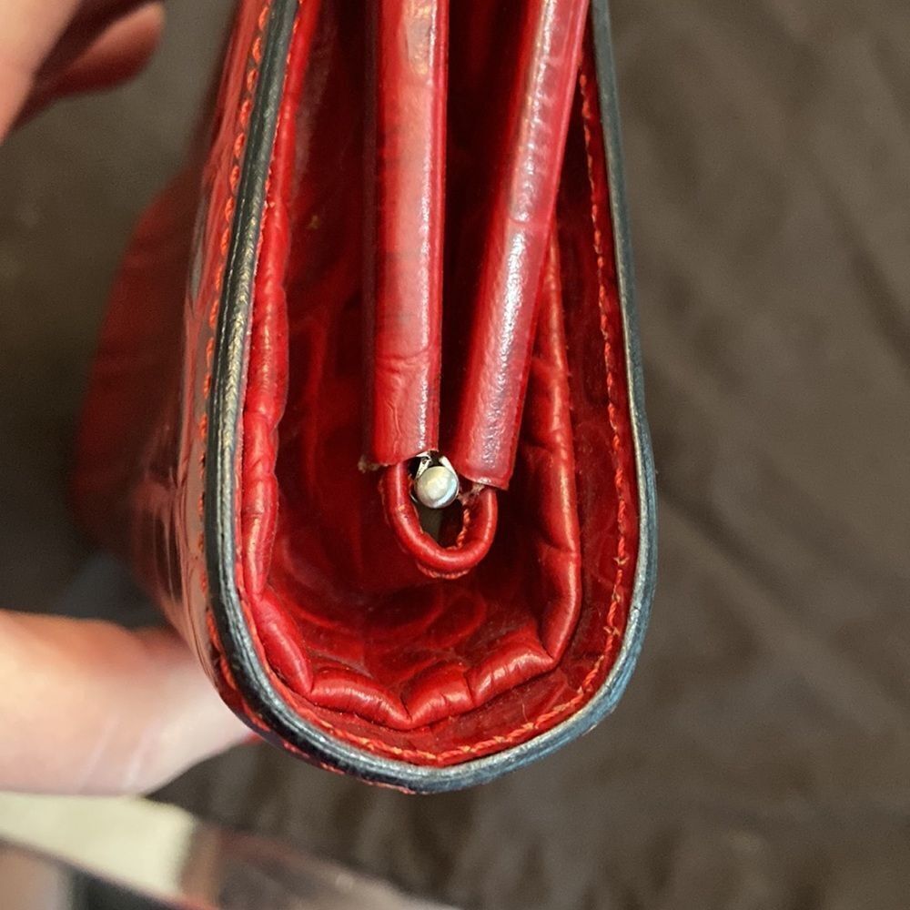 Burberry Vintage clasp wristlet red leather impeccable condition - Picture 6 of 13